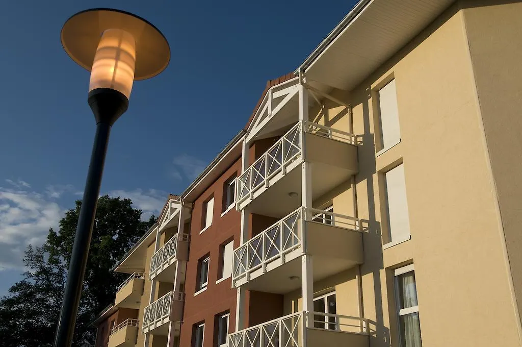 Aparthotel Domitys Le Parc Saint Germain à Montrond-les-Bains France